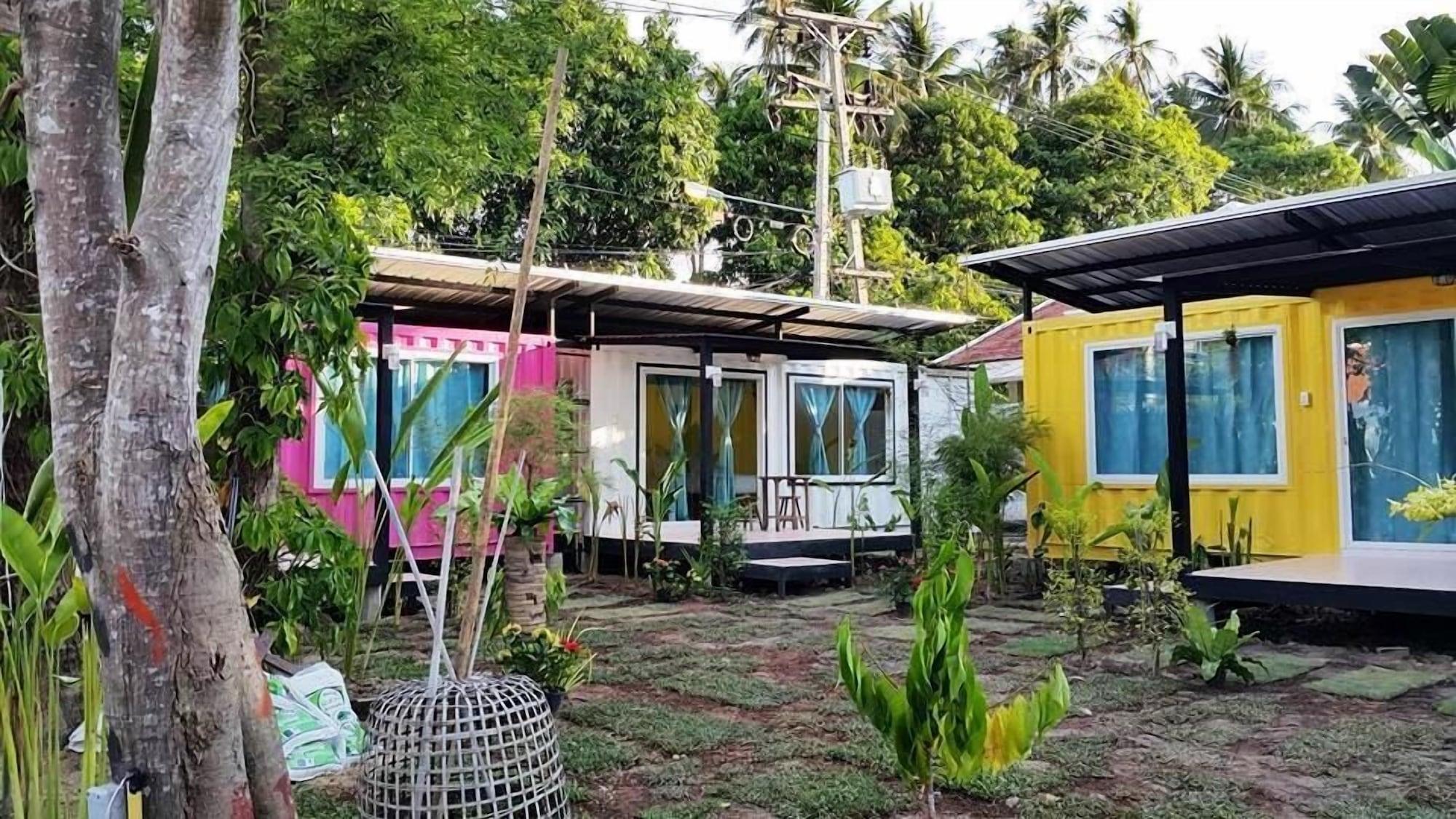 Think & Retro Cafe Lipa Noi Samui Hostel Exterior photo