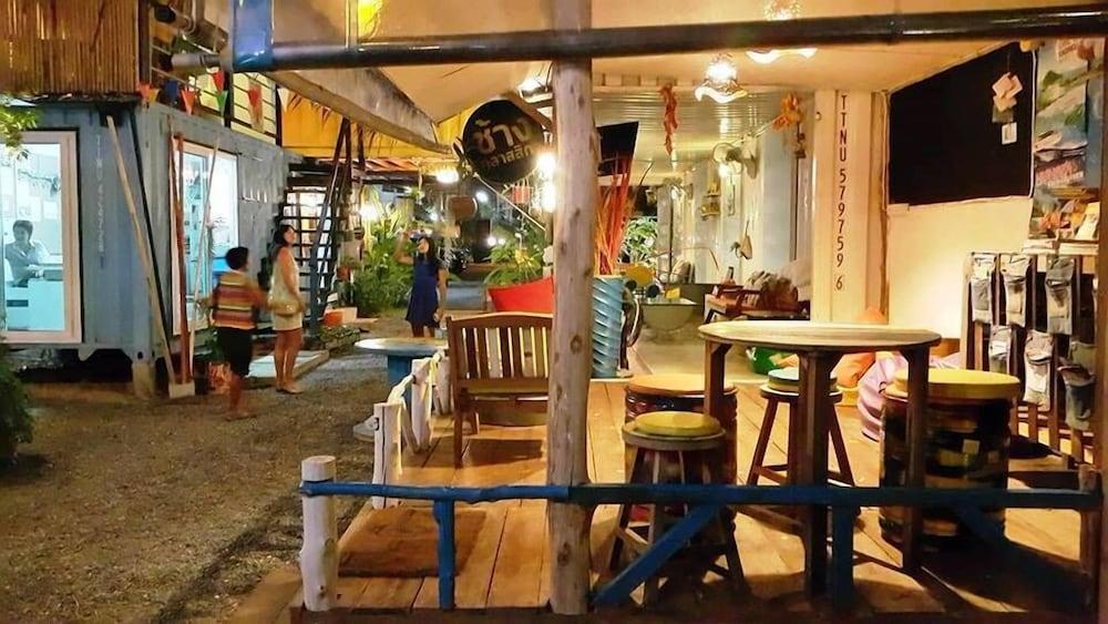 Think & Retro Cafe Lipa Noi Samui Hostel Exterior photo