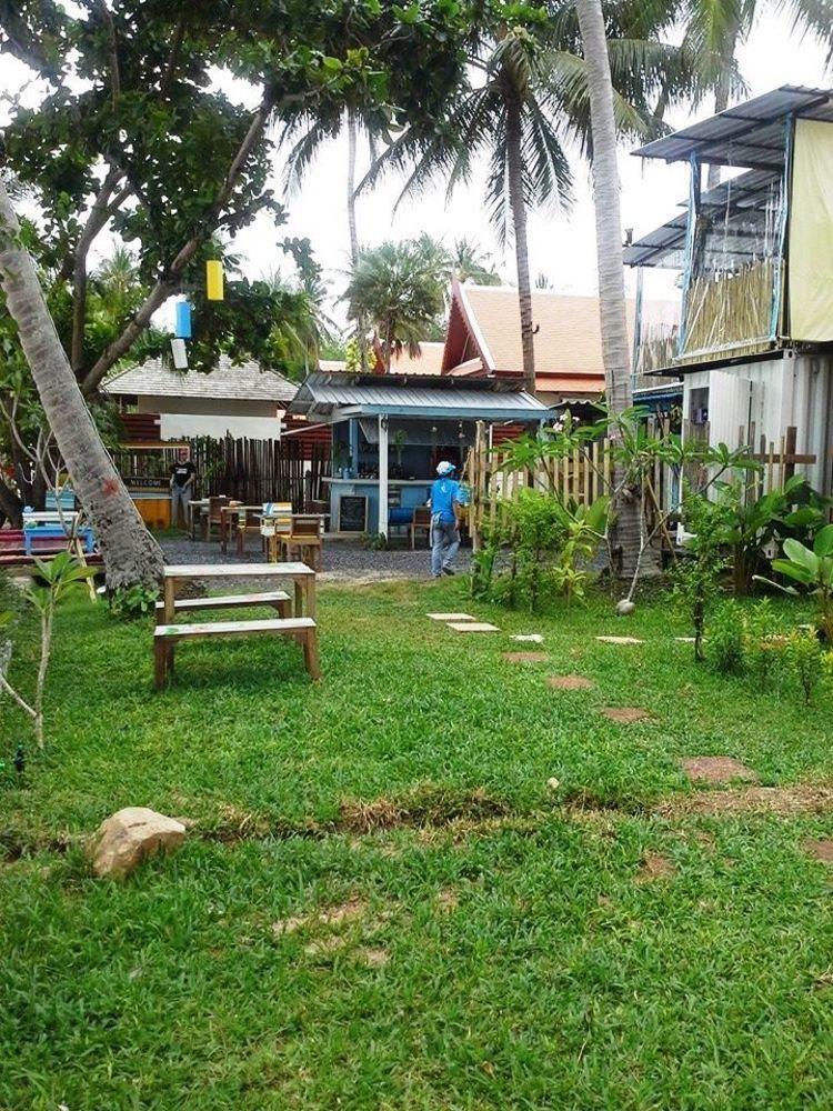 Think & Retro Cafe Lipa Noi Samui Hostel Exterior photo