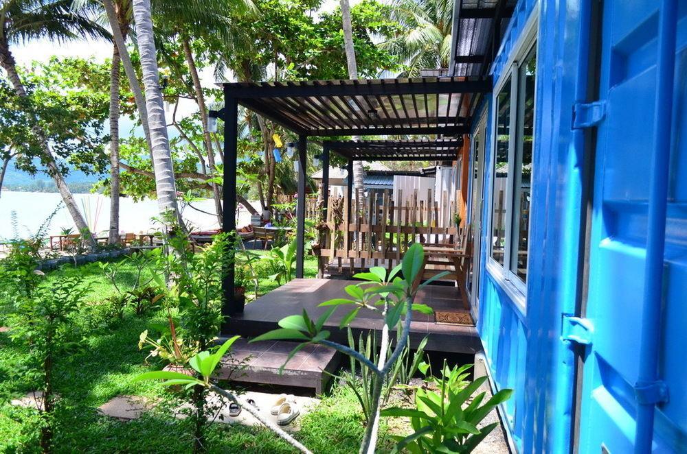 Think & Retro Cafe Lipa Noi Samui Hostel Exterior photo